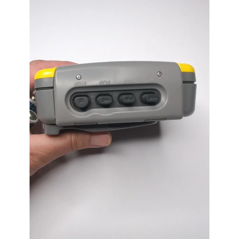 Vtg Sony Sports Walkman WM-FS191 Yellow AM/FM Cassette Player Tested